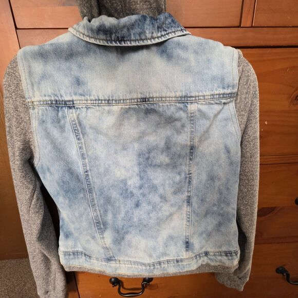 L.E.I.  Jean Jacket Juniors Medium Cropped Stonewash Sweatshirt Sleeves Hood - Picture 9 of 10